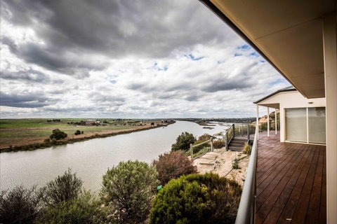 River Shack Rentals - Living The Dream - Australian Destinations 26