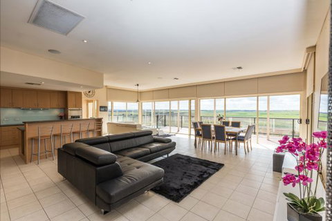 River Shack Rentals - Living The Dream - Australian Destinations 28