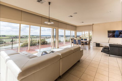 River Shack Rentals - Living The Dream - Australian Destinations 29