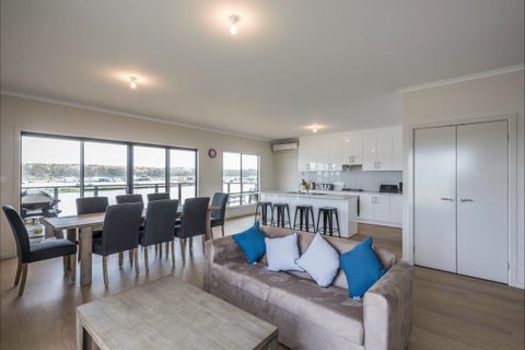 River Shack Rentals - Living The Dream - Australian Destinations 89