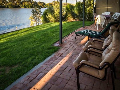 River Shack Rentals - Living The Dream - Australian Destinations 24