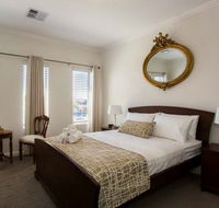 Lakeside Retreat - Australian Destinations
