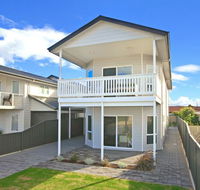 Century 21 SouthCoast White Caps - Australian Destinations