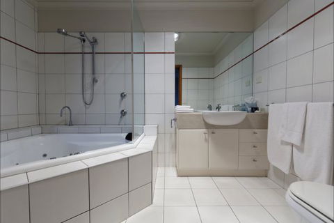 Eugenie's Luxury Accommodation - Australian Destinations 4