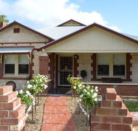 Two Cow Cottage Bed and Breakfast - Australian Destinations