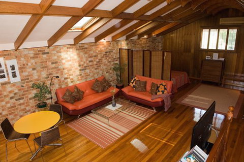 Bet's Bed And Breakfast Studio - Australian Destinations 0