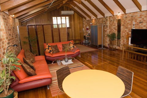 Bet's Bed And Breakfast Studio - Australian Destinations 4