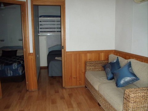 Elliston Waterloo Bay Tourist Park - Australian Destinations 7