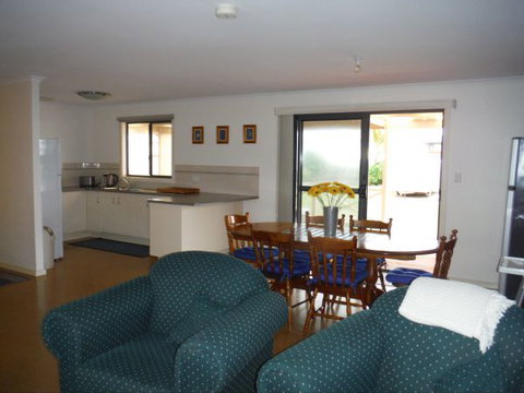 Lawhill Lodge - Australian Destinations 2