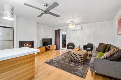 Mount Gambier Accommodation - Australian Destinations 1