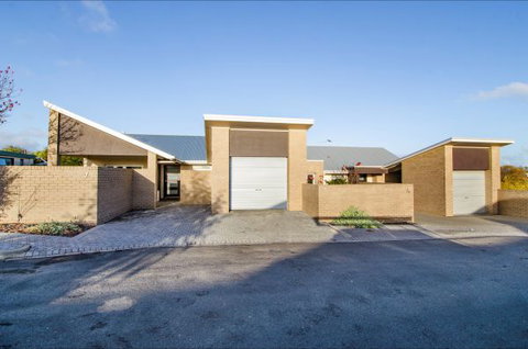 Mount Gambier Accommodation - Australian Destinations 9