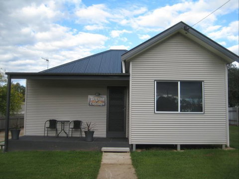 Sapphire Cottage - Australian Destinations 1