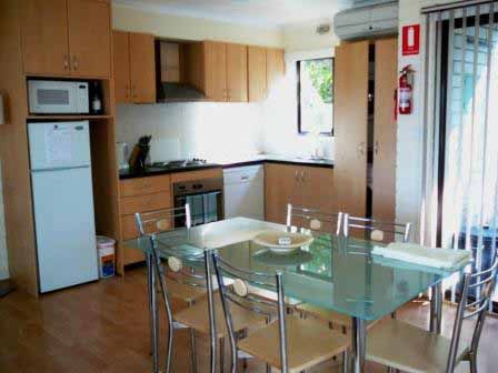 Davey Place Holiday Townhouses - Australian Destinations 2