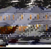 Oscars Waterfront Boutique Hotel - Australian Destinations