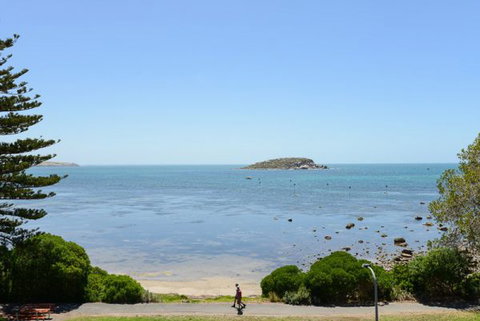 Breeze At The Bay - Australian Destinations 1