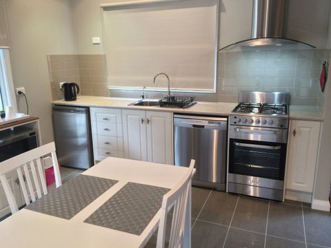 High Peaks Cottages - Australian Destinations 2