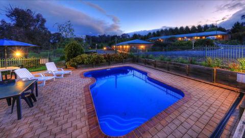Top Of The Town Motor Inn Yackandandah - Australian Destinations 1