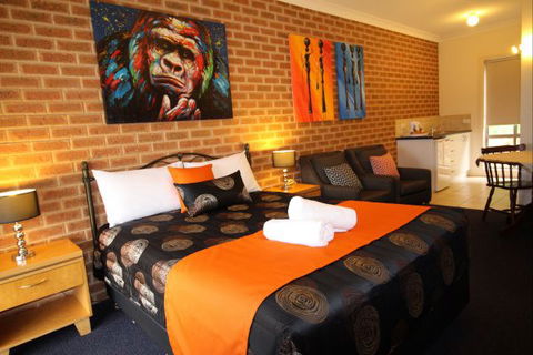 Top Of The Town Motor Inn Yackandandah - Australian Destinations 4