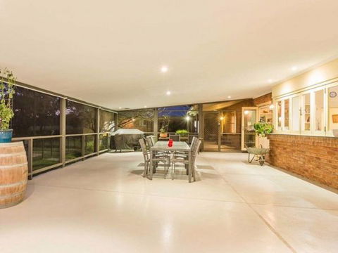 Abelia House - Australian Destinations 2