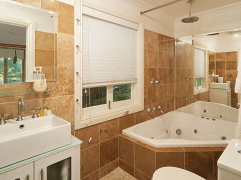 Aldgate Creek Cottage Bed And Breakfast - Australian Destinations 3