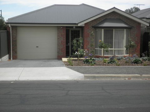 C&C's Bed And Breakfast - Australian Destinations 1