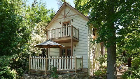 Aldgate Creek Cottage Bed And Breakfast - Australian Destinations 0