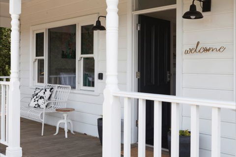 Alchemy House Hepburn - Australian Destinations 6