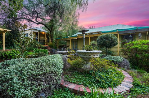Bendigo Cottages Bed And Breakfast - Australian Destinations 0