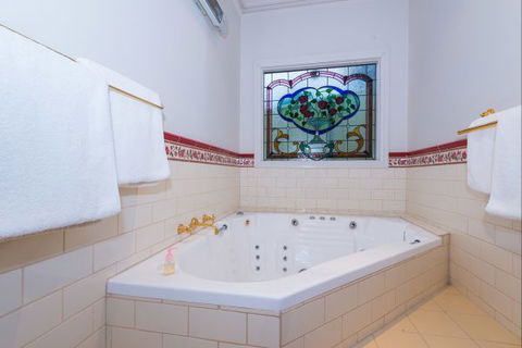 Bendigo Cottages Bed And Breakfast - Australian Destinations 2