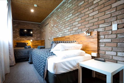 Farnham Court Motel - Australian Destinations 5
