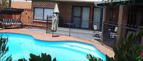 Karina Mews B&B - Australian Destinations 0