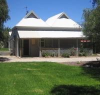 Naracoorte  Showgrounds Cottage - Australian Destinations