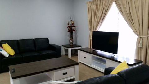 Numurkah Self Contained Apartments - Australian Destinations 4