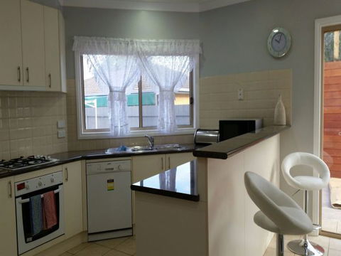 Numurkah Self Contained Apartments - Australian Destinations 5