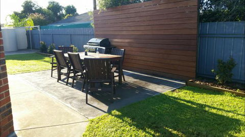 Numurkah Self Contained Apartments - Australian Destinations 7