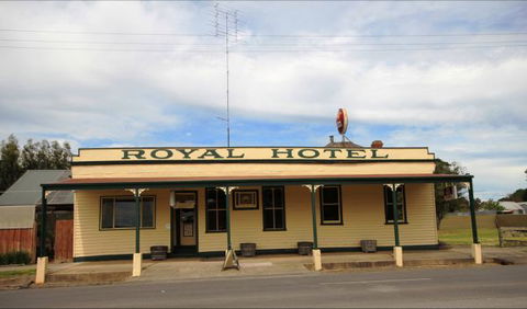 Royal Hotel Snake Valley - Australian Destinations 0