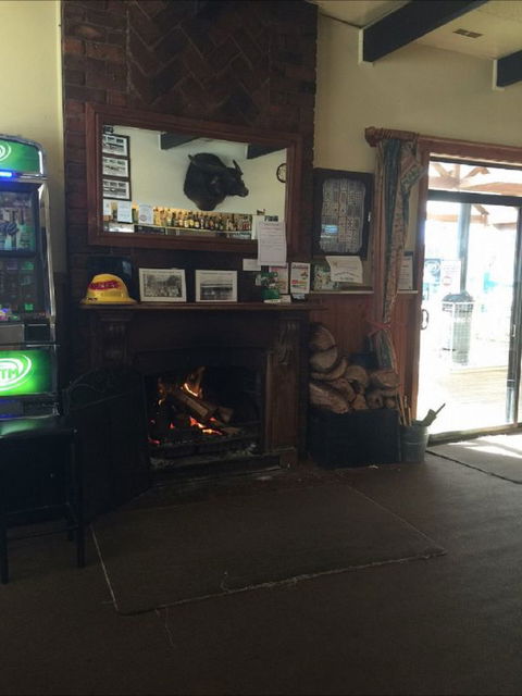 Royal Hotel Snake Valley - Australian Destinations 2