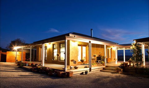 Sanctuary@Waratah - Australian Destinations 0