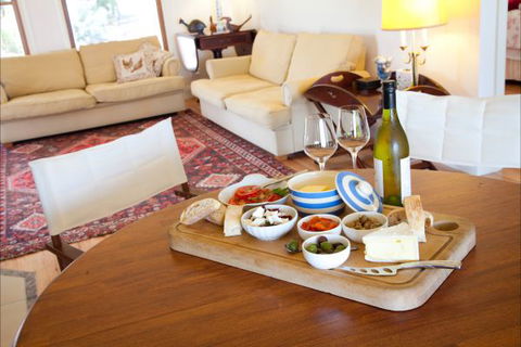 Sanctuary@Waratah - Australian Destinations 4