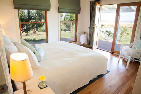 Sanctuary@Waratah - Australian Destinations 5