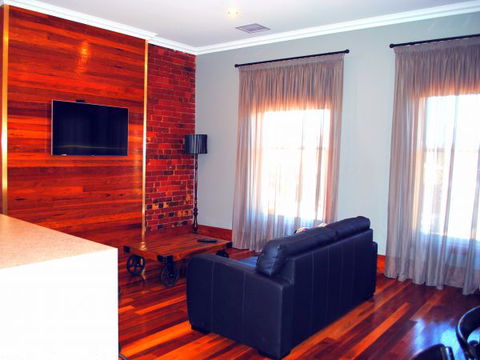 Sublime Spa Apartments On Murphy - Australian Destinations 2