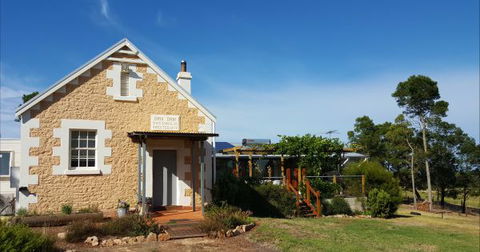 The Old Drik Drik Schoolhouse Retreat - Australian Destinations 0