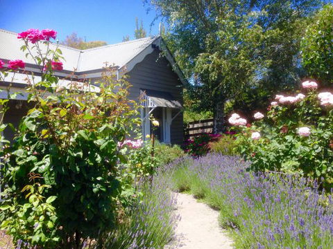 Valley View Cottage - Australian Destinations 0