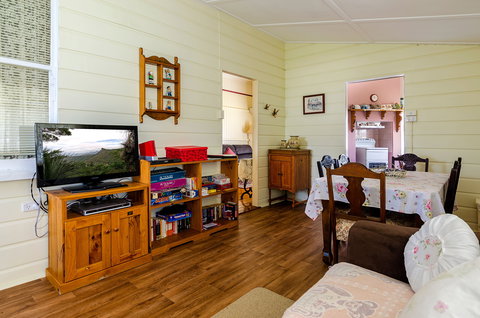 Albion Cottage - Australian Destinations 9