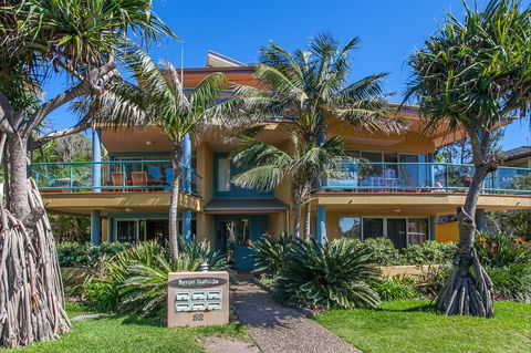 Apartment Three Surfside - Ocean Views - Australian Destinations 0