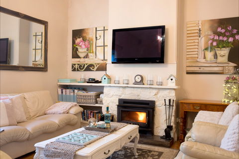 Azalea Cedar-Rose Villa - Australian Destinations 4