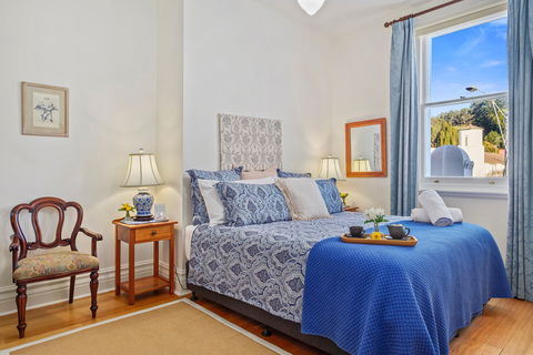Cygnet Old Bank B&B - Australian Destinations 3