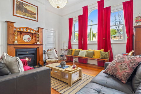 Cygnet Old Bank B&B - Australian Destinations 6