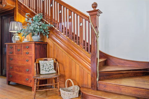 Cygnet Old Bank B&B - Australian Destinations 7