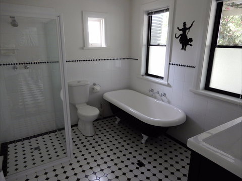 Dot's House - Australian Destinations 3